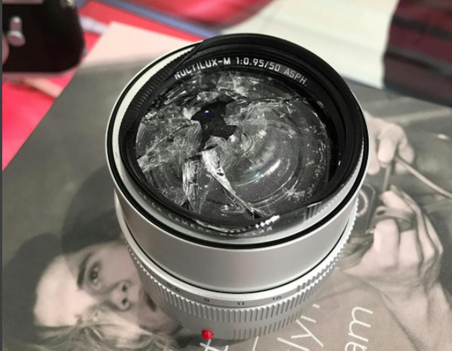 Smadret Leica 50mm f/0.95 Noctilux ASPH